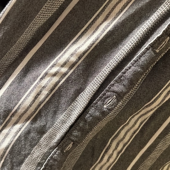 Button up - Picture 2 of 3